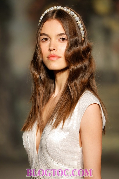 Những kiểu tóc đẹp với phụ kiện đi kèm của cô dâu được các chuyên gia đánh giá sẽ phát triển mạnh trong thời gian sắp tới 10