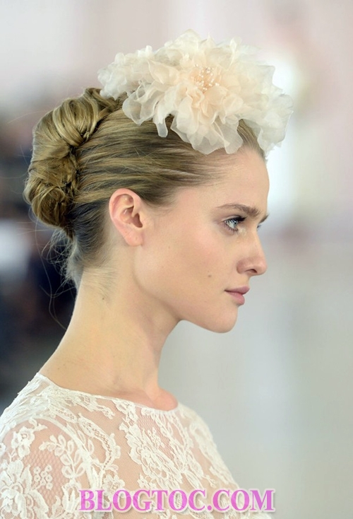Những kiểu tóc đẹp với phụ kiện đi kèm của cô dâu được các chuyên gia đánh giá sẽ phát triển mạnh trong thời gian sắp tới 14