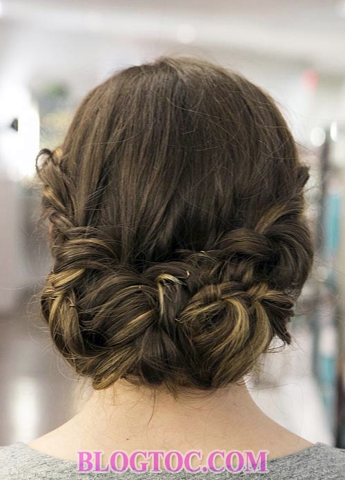 Những kiểu tóc xoăn cô dâu đơn giản nhưng vô cùng dễ thương 12