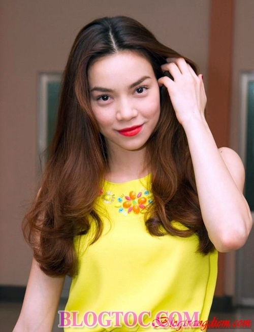 Những kiểu tóc xoăn đẹp siêu ấn tượng của ca sĩ người mẫu Hồ Ngọc Hà 11