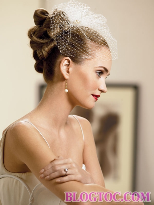 Những kiểu tóc cô dâu cổ điển đẹp giúp nàng thêm thanh lịch trang nhã  9