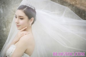 Kiểu tóc cô dâu đẹp với vải voan cài tóc đơn giản mà đẹp dịu dàng 10