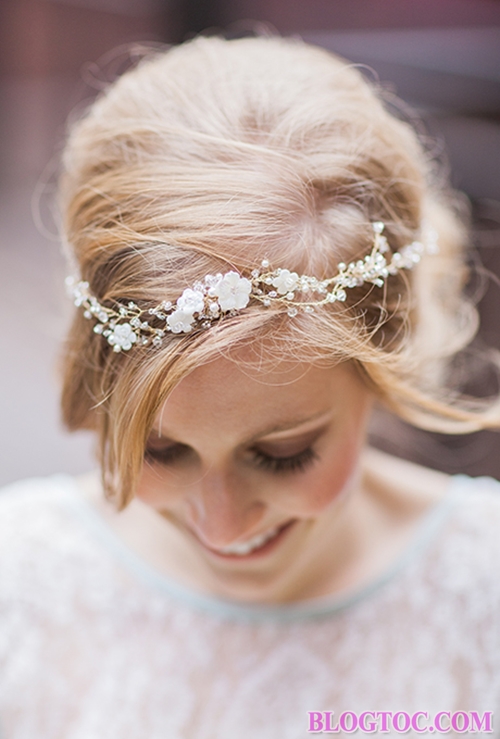 Những kiểu tóc cô dâu cài hoa đẹp mà bạn gái nên chọn trong đám cưới của mình 2
