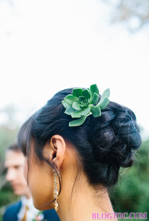 Những kiểu tóc cô dâu cài hoa đẹp mà bạn gái nên chọn trong đám cưới của mình 6