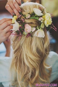 Kiểu tóc cô dâu buộc nữa đầu đẹp lãng mạn bạn gái nên chọn trong đám cưới của mình 3