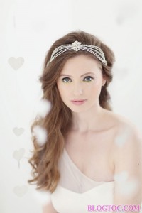 Kiểu tóc cô dâu đẹp ấn tượng nhất cho bạn gái có mái tóc xoăn dài 3