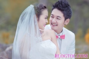 Kiểu tóc cô dâu đẹp kết hợp với phụ kiện khăn voan tạo nên sự bất ngờ trong mùa cưới năm nay 4
