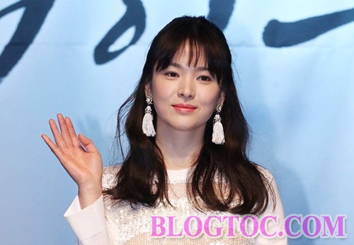 Kiểu tóc mái thưa đẹp của Song Hye Kyo giúp nàng luôn xinh đẹp trẻ trung bạn gái nên học hỏi 4