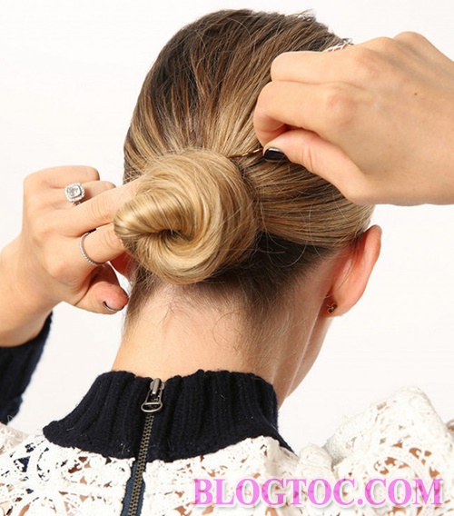 Cách búi tóc đẹp và đơn giản phù hợp với trang phục mùa đông bạn nên học hỏi 14